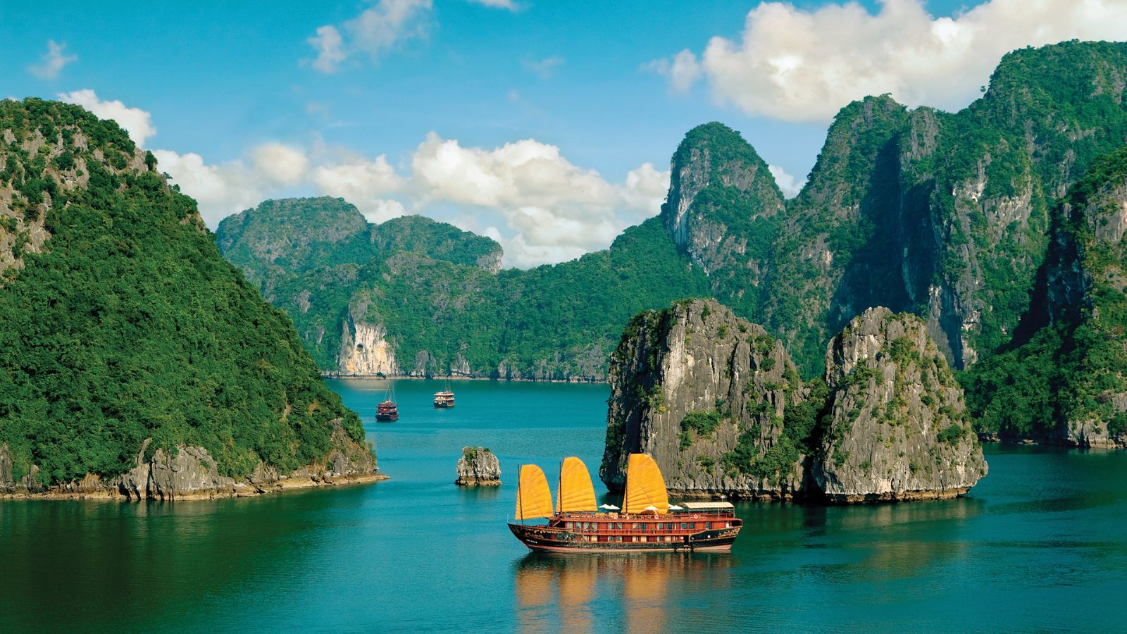 WONDER BAY CRUISES - HALONG VIP DAY TOUR ~ Halong
