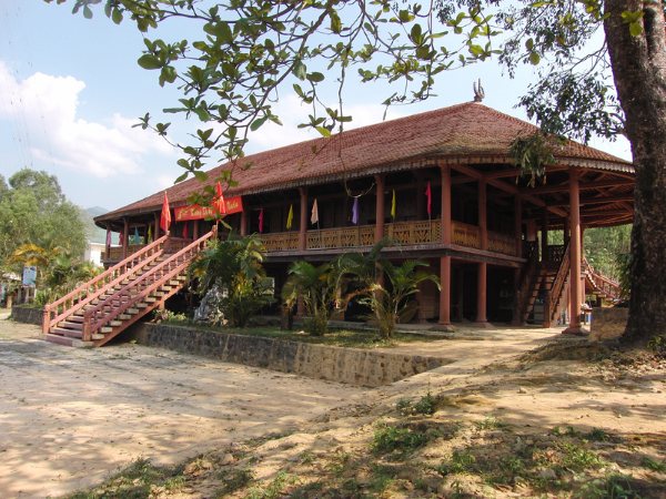 DISCOVERY A LUOI~A-LUOI
